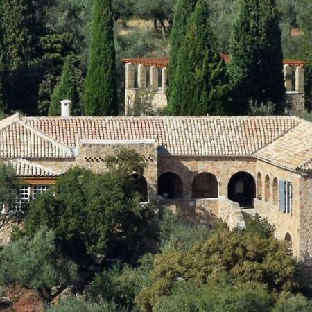 Patrick & Joan Leigh Fermor House Acomodação com café da manhã Kardamyli Exterior foto