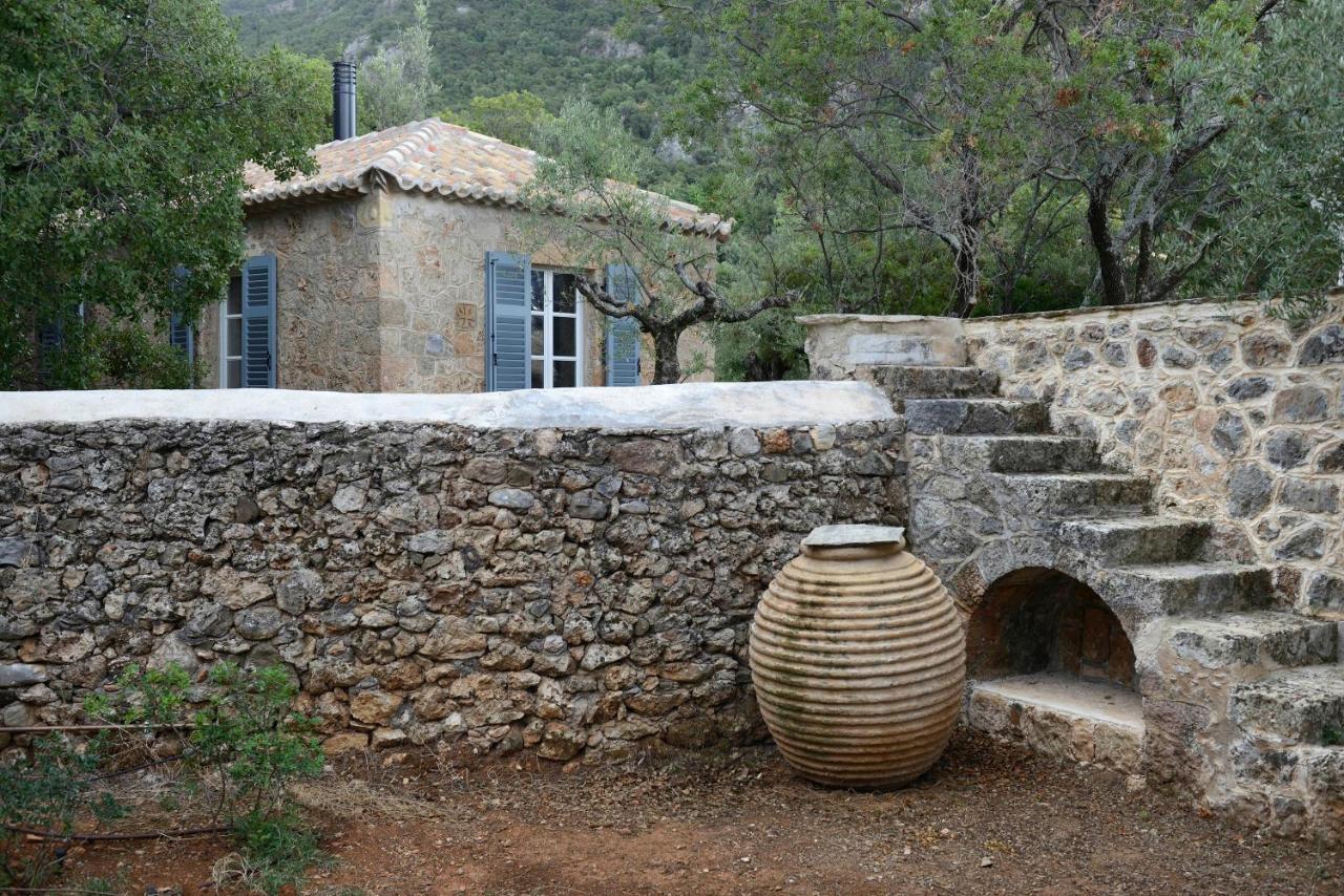 Patrick & Joan Leigh Fermor House Acomodação com café da manhã Kardamyli Exterior foto